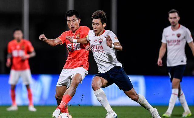 恒大外援发威，淘汰赛资格提前锁定